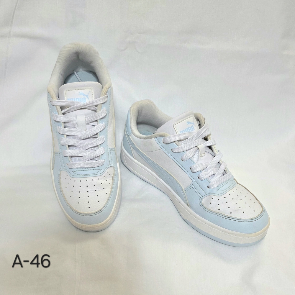 Puma Sneakers Size 4.5 - White and Light Blue